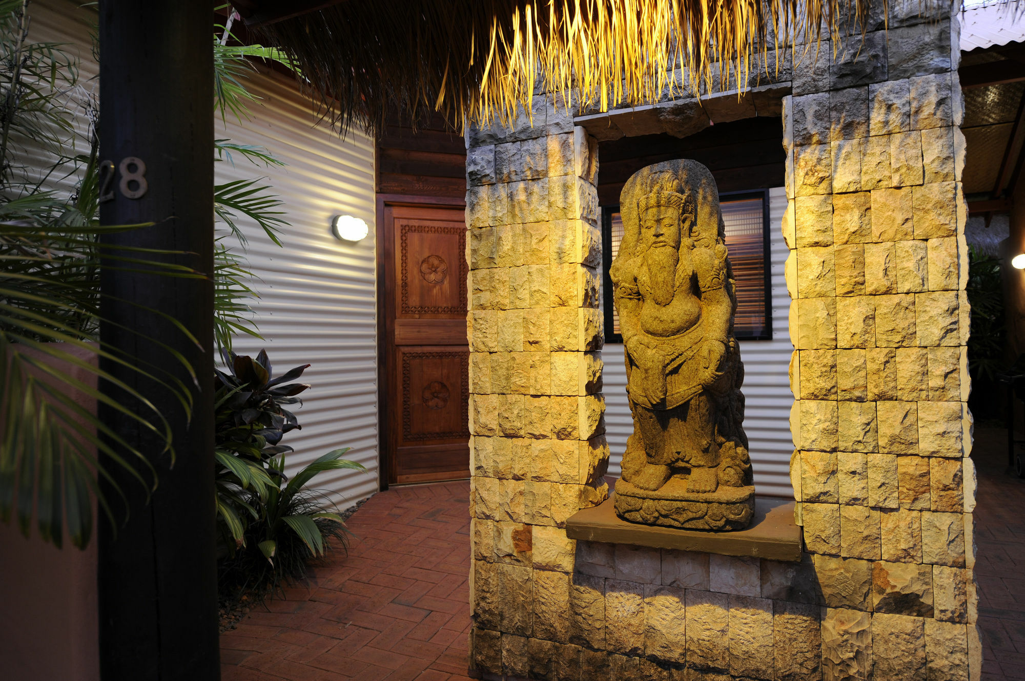 ברום Bali Hai Resort & Spa מראה חיצוני תמונה