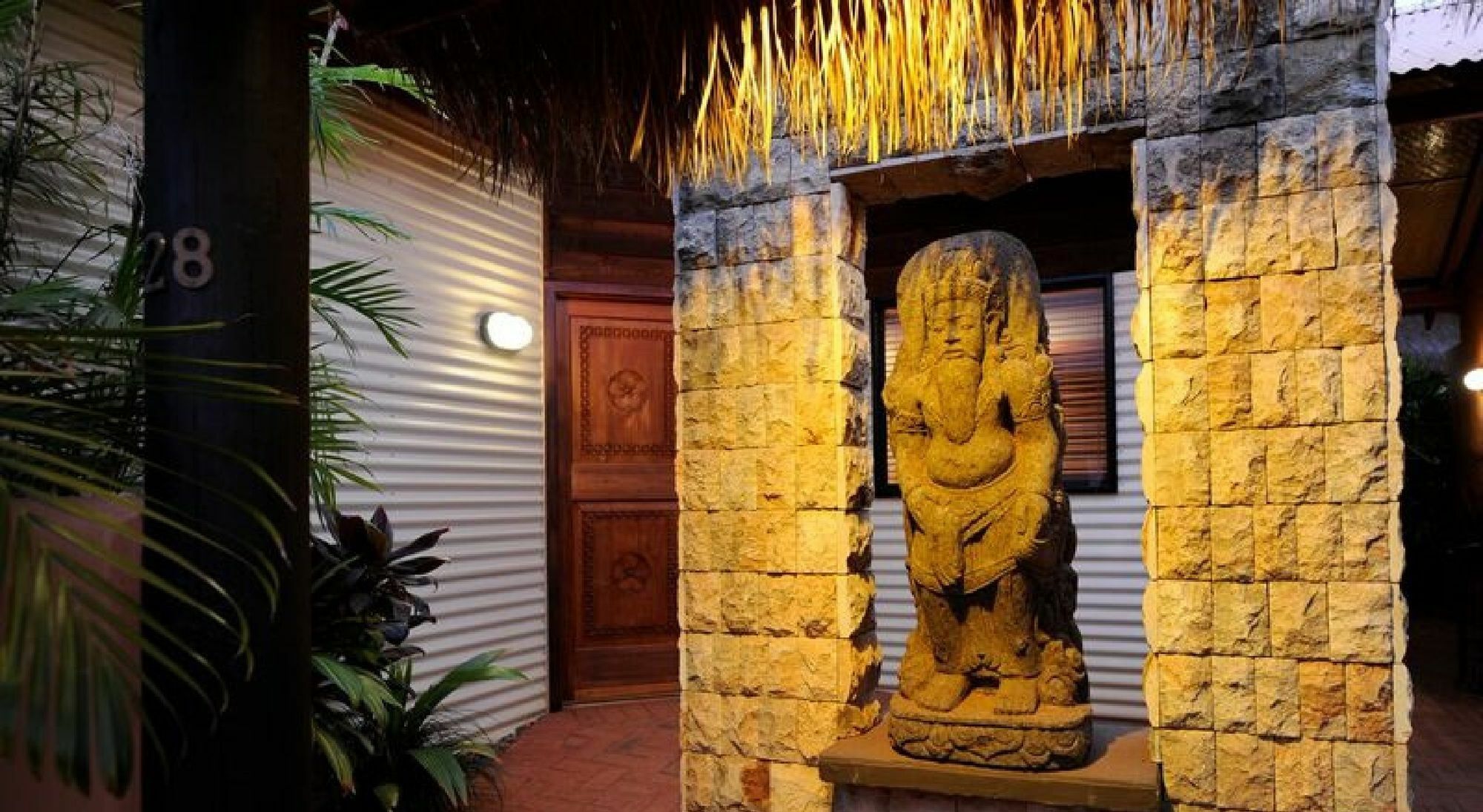 ברום Bali Hai Resort & Spa מראה חיצוני תמונה