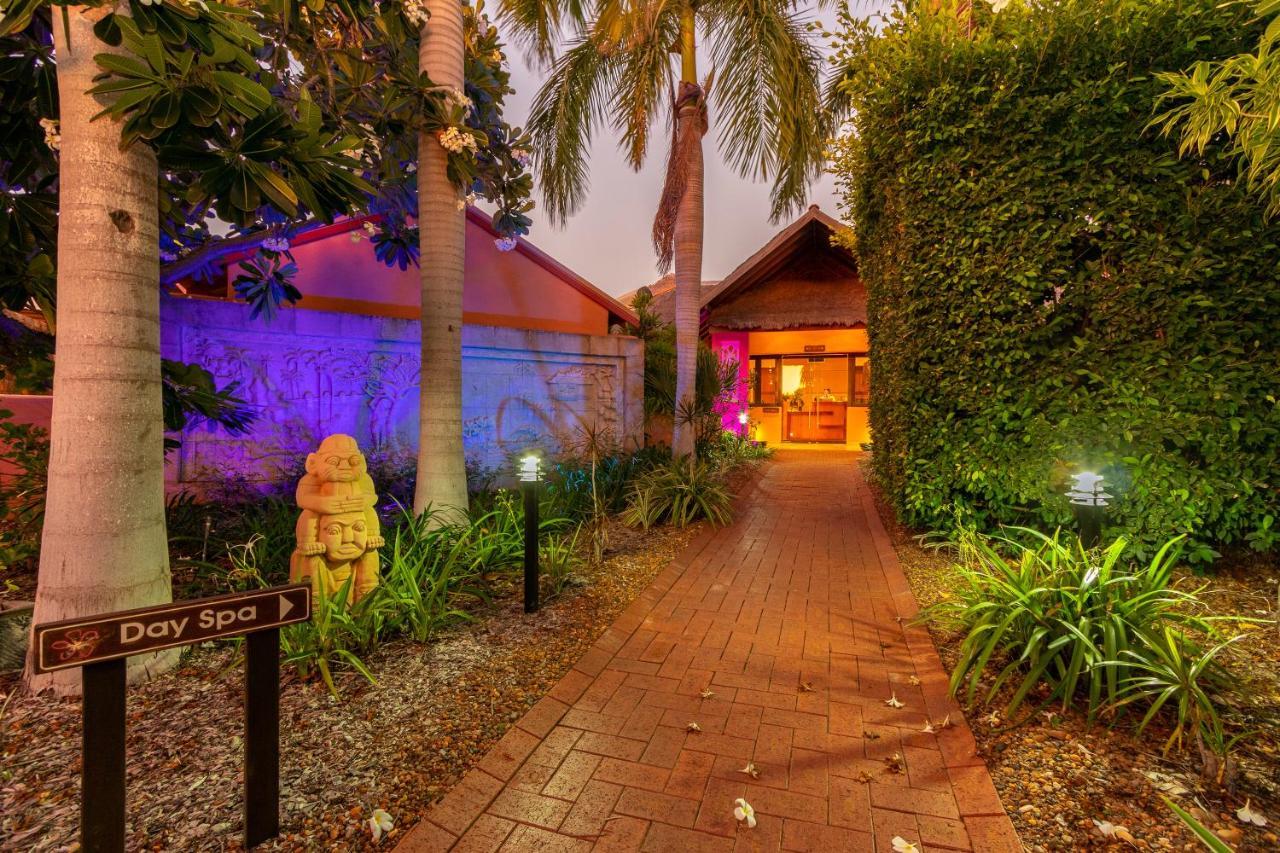ברום Bali Hai Resort & Spa מראה חיצוני תמונה